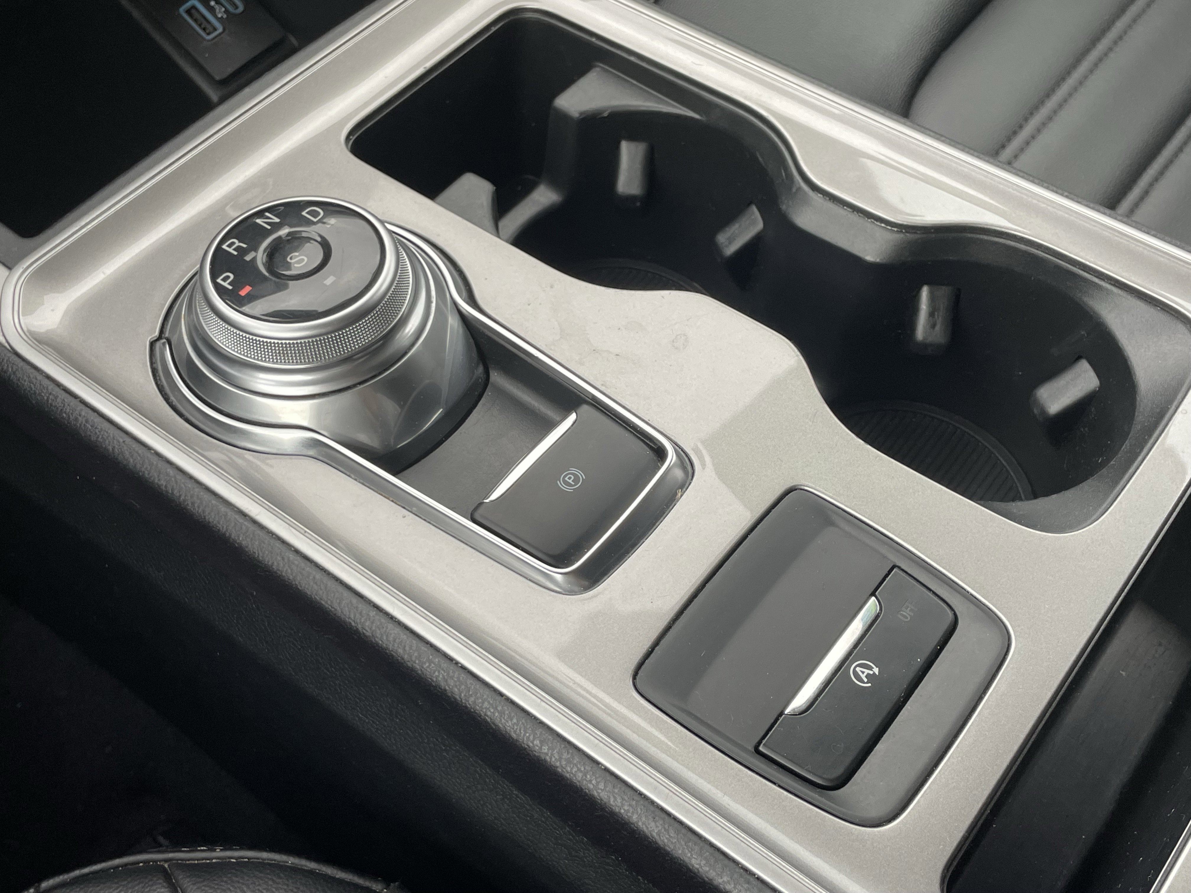 Used 2024 Ford Edge SEL w/ Convenience Package image 10