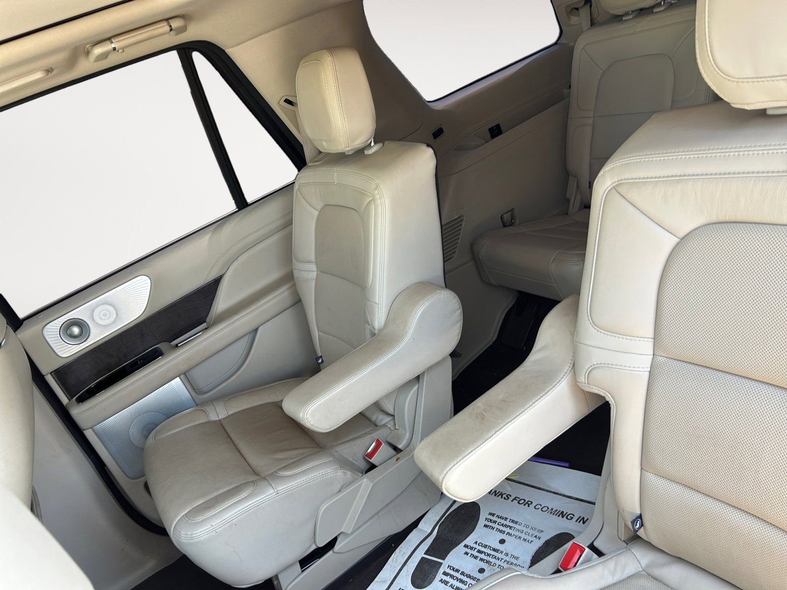 Used 2021 Lincoln Navigator Reserve w/ Luxury Package AWD/4WD image 13