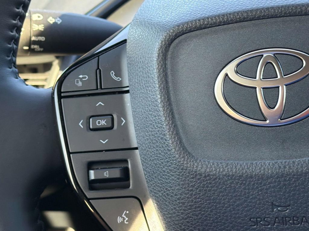 Used 2025 Toyota Prius XLE image 12