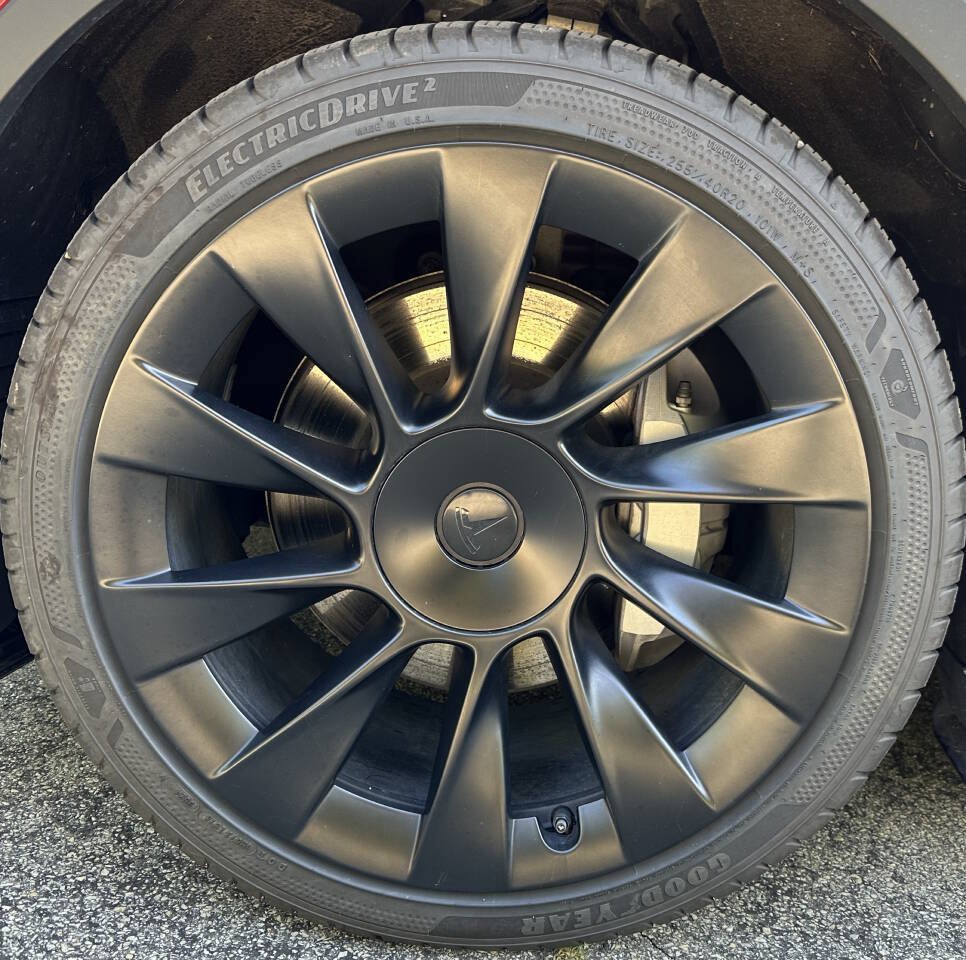 Used 2021 Tesla Model Y Long Range AWD/4WD image 9