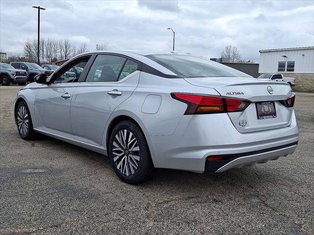 Used 2024 Nissan Altima 2.5 SV FWD image 21
