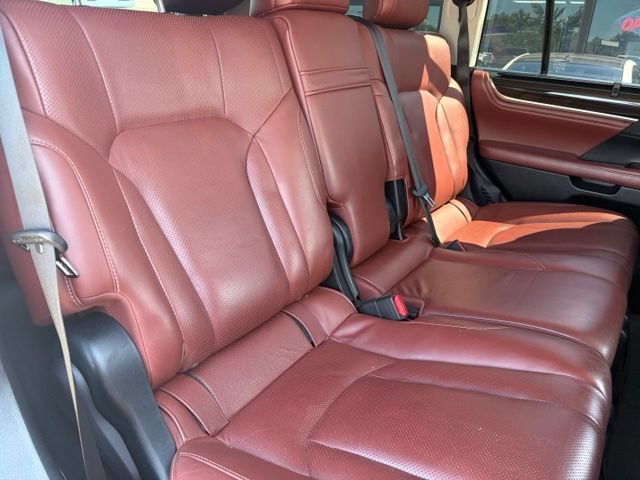 Used 2019 Lexus LX 570 4WD w/ Luxury Package image 43