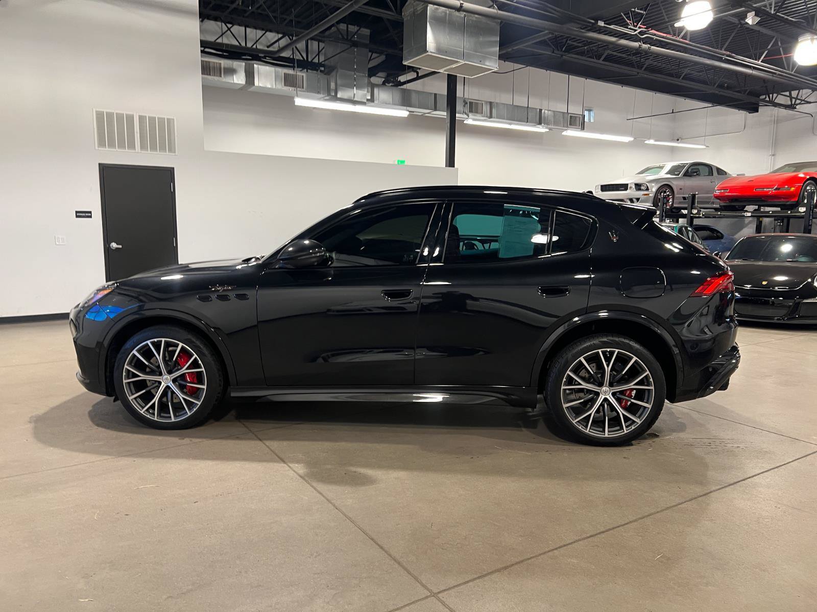 Used 2024 Maserati Grecale Trofeo AWD/4WD image 6
