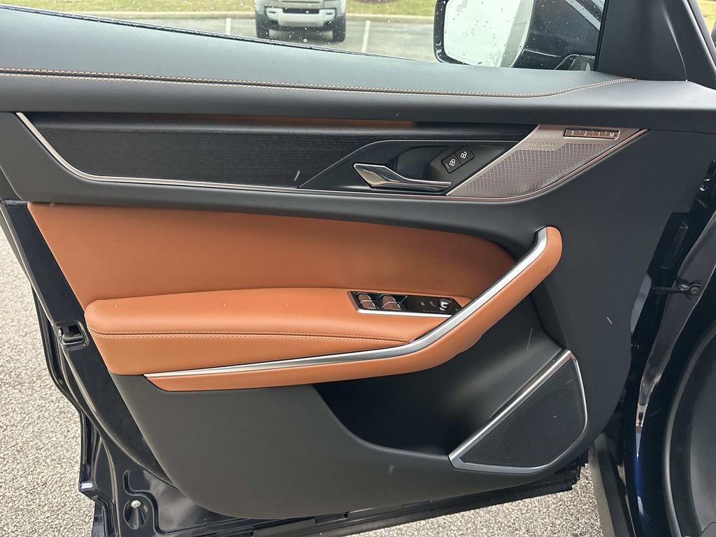 New 2026 Jaguar F-PACE R-Dynamic S image 9