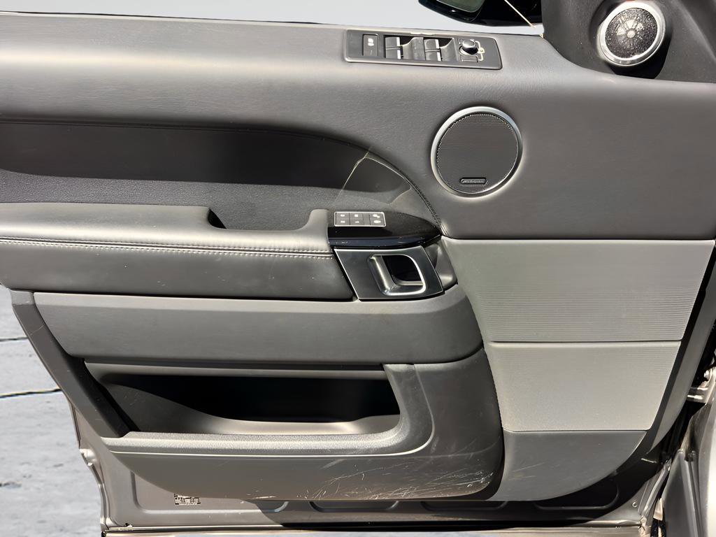 Used 2017 Land Rover Range Rover Sport Supercharged image 40