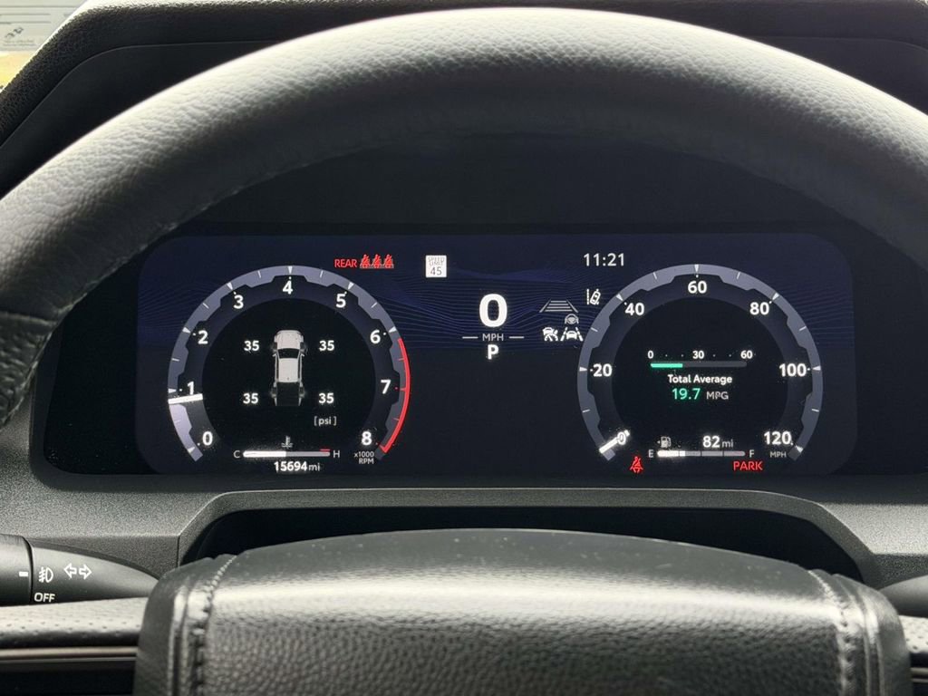 Used 2025 Toyota Tacoma TRD Sport image 11