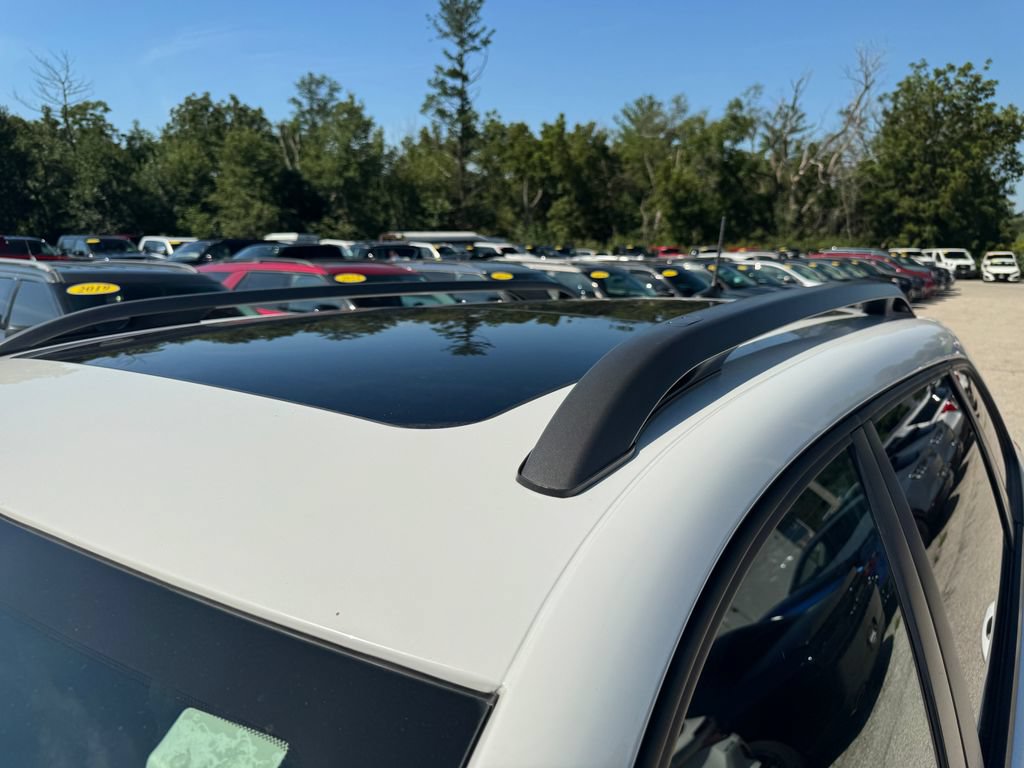 Used 2017 Jeep Cherokee Trailhawk AWD/4WD image 15