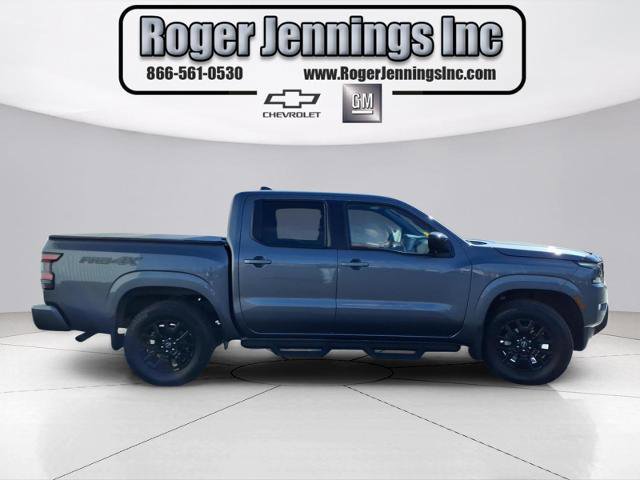 Used 2023 Nissan Frontier SV w/ Midnight Edition Package image 5