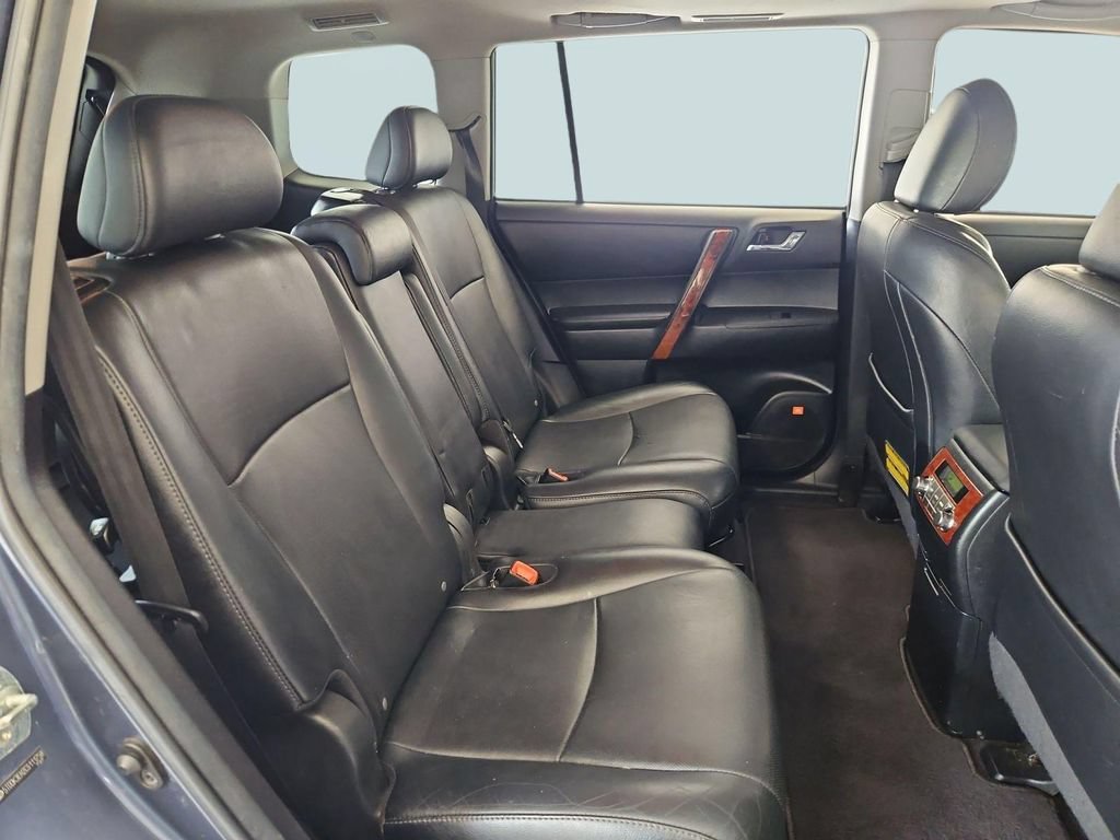 Used 2012 Toyota Highlander Limited w/ Tow Pkg AWD/4WD image 27