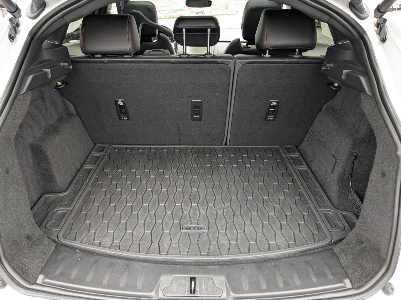 Used 2020 Jaguar E-PACE Checkered Flag image 13