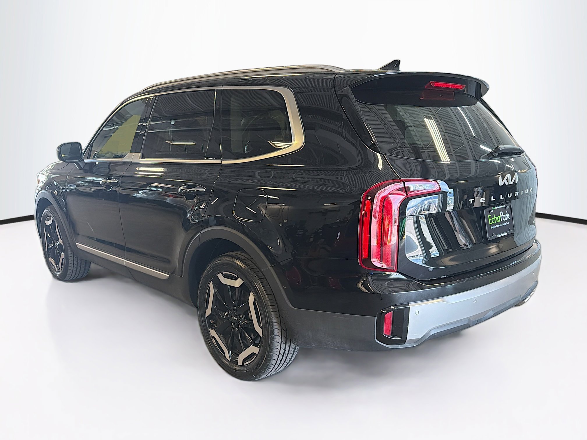 Used 2025 Kia Telluride S AWD/4WD image 5