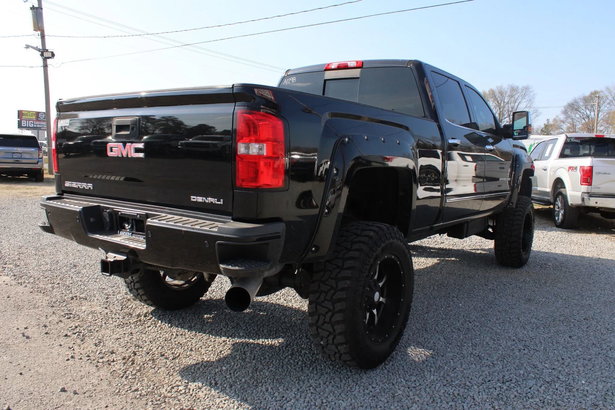 Used 2015 GMC Sierra 2500 Denali w/ Duramax Plus Package image 8