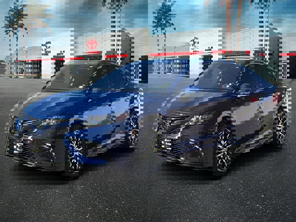 Used 2023 Toyota Camry SE image 6