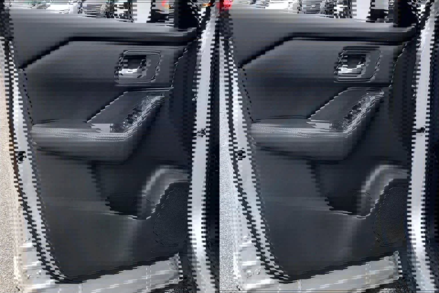 Used 2024 Nissan Rogue SV image 5