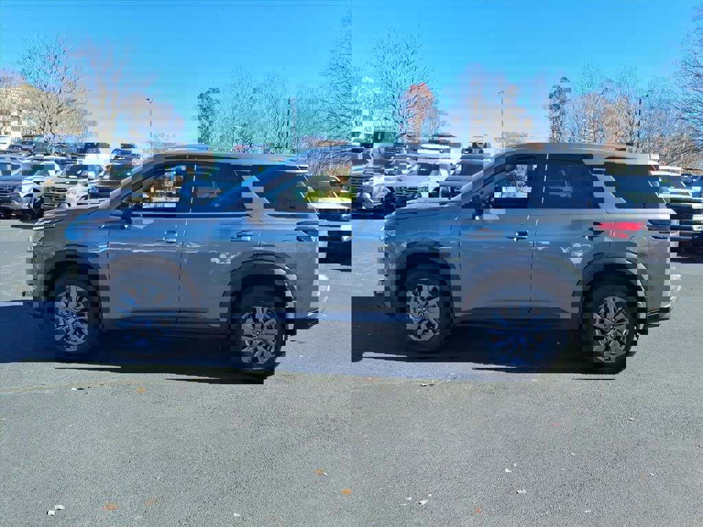 Used 2025 Nissan Pathfinder S image 23