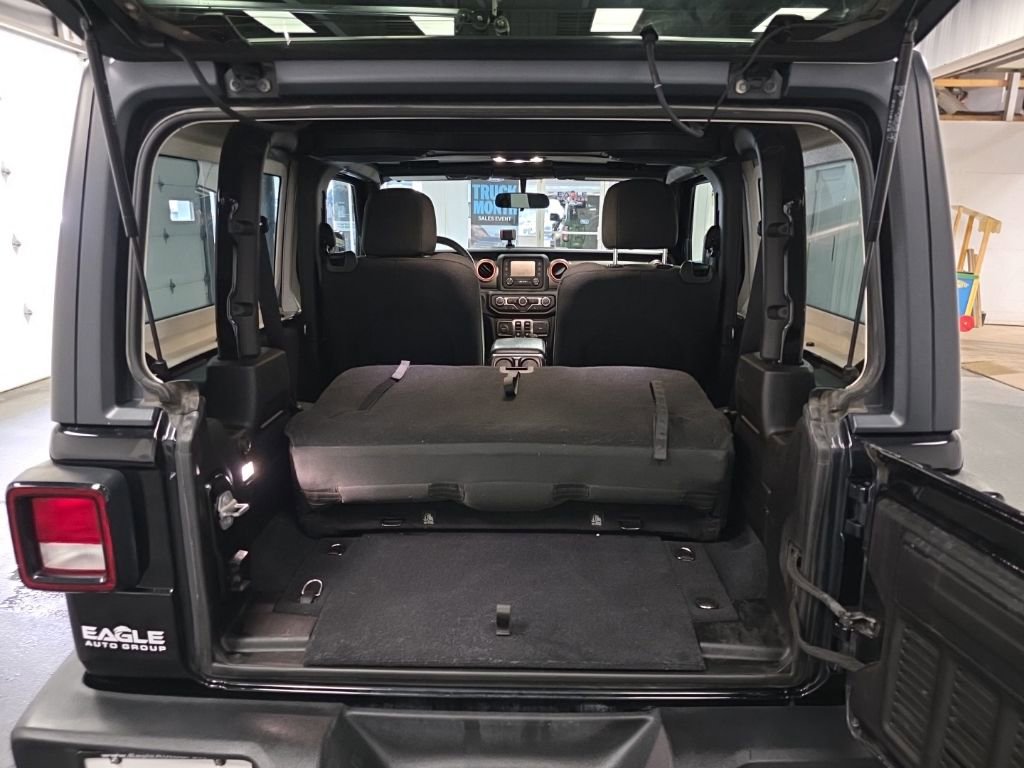 Used 2019 Jeep Wrangler Sport AWD/4WD image 32