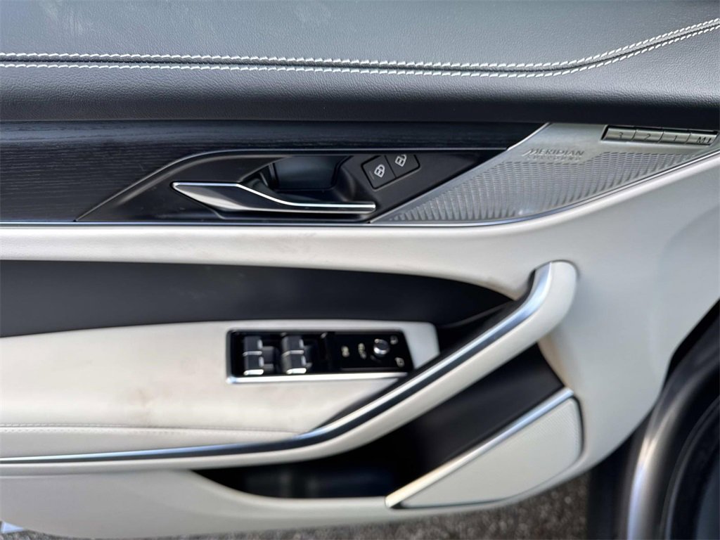 New 2026 Jaguar F-PACE R-Dynamic S image 17