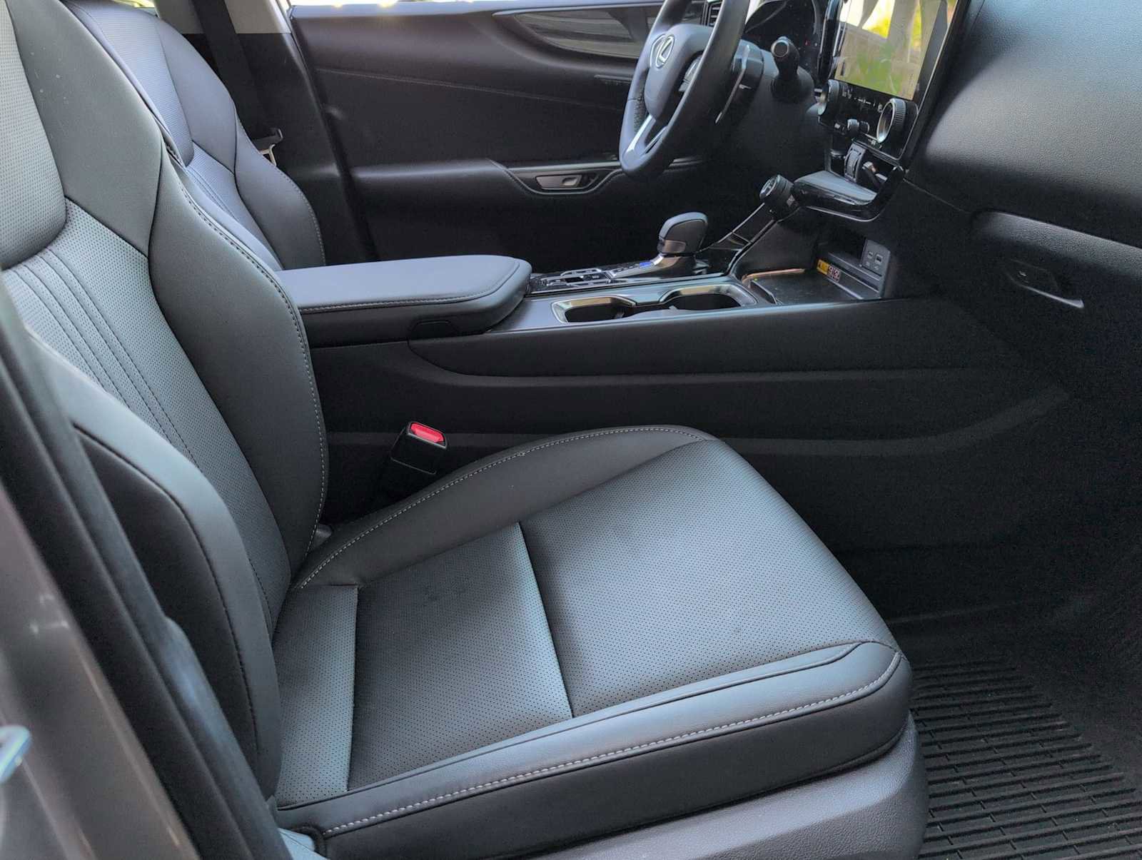 Used 2025 Lexus NX 350h AWD w/ Accessory Package (2T) image 21