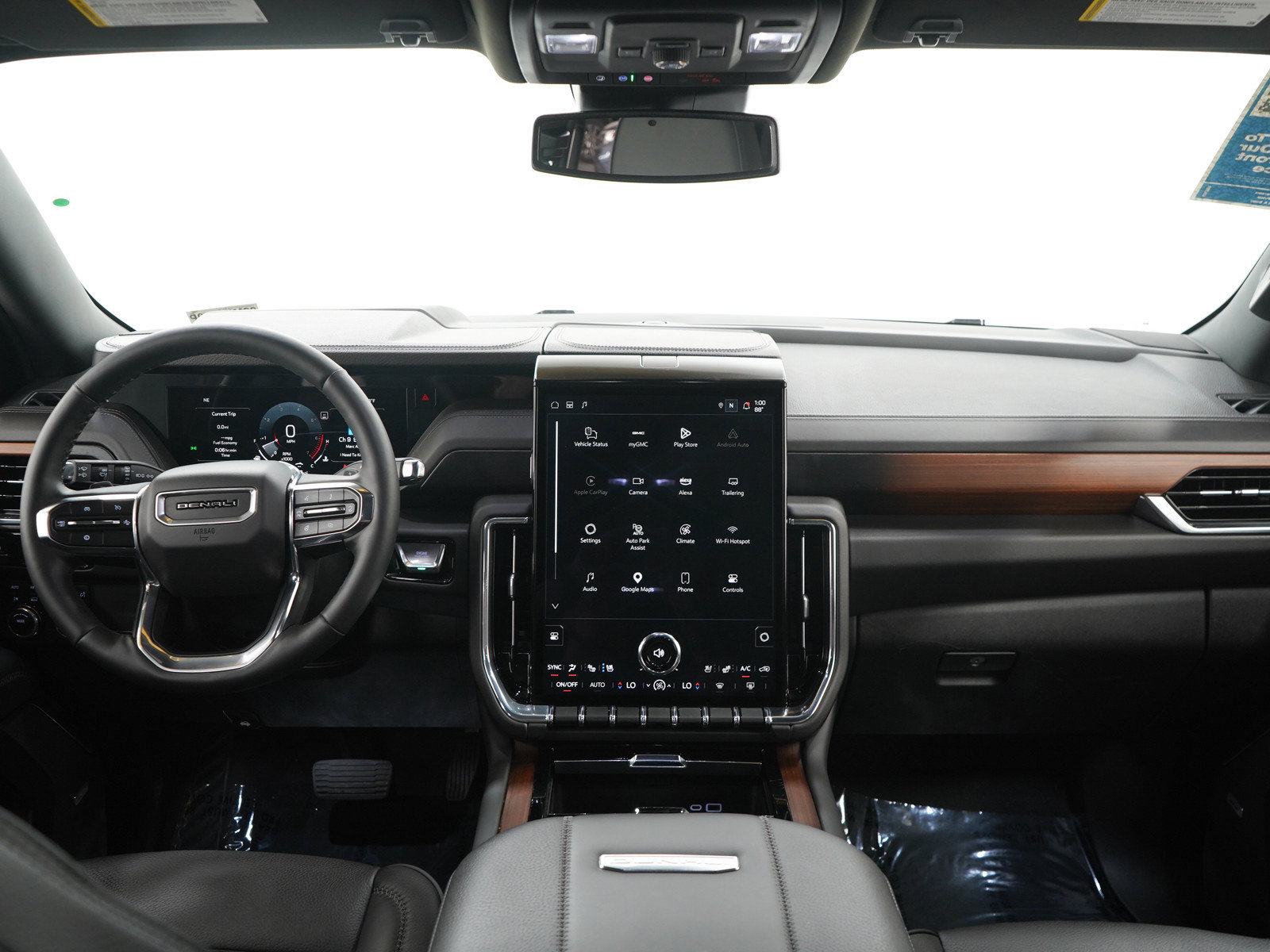 Used 2025 GMC Yukon XL Denali AWD/4WD image 17