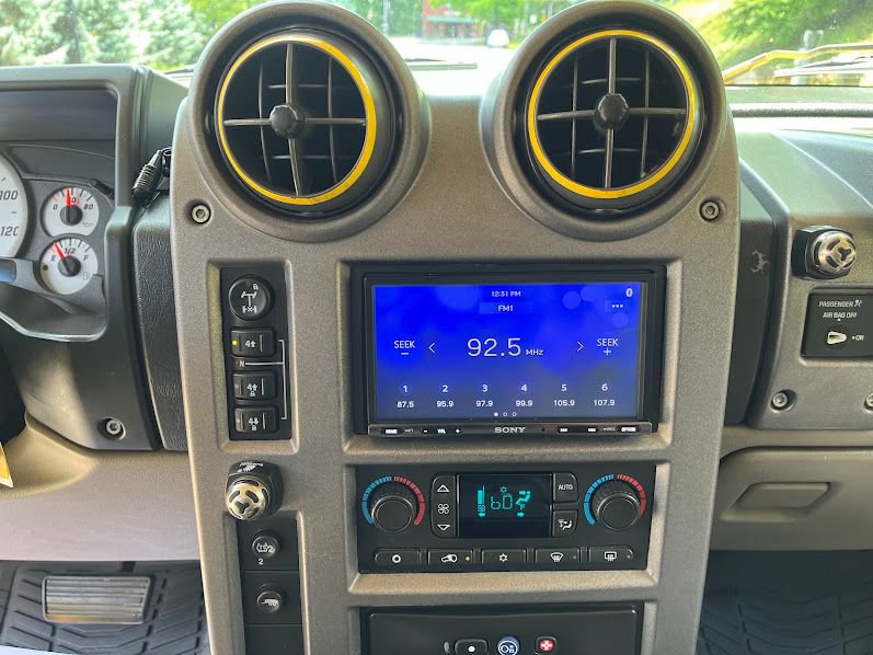 Used 2004 HUMMER H2 w/ Preferred Equipment Group AWD/4WD image 17