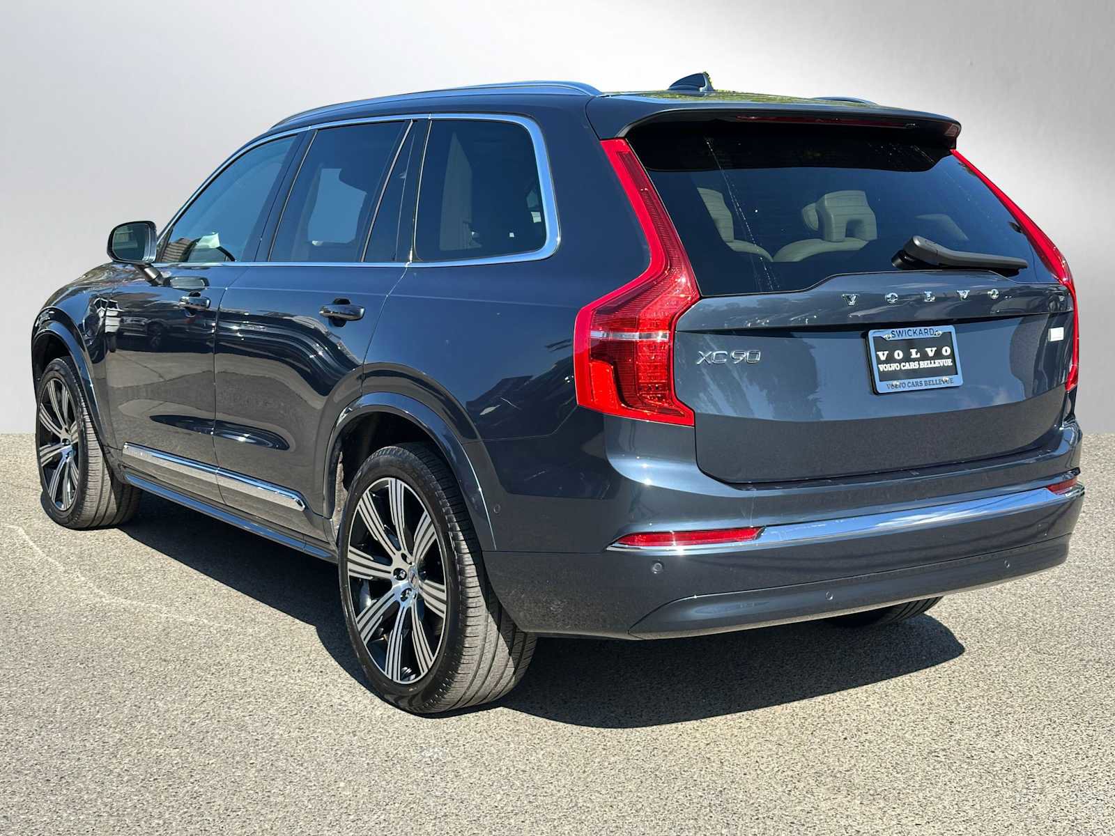 Used 2023 Volvo XC90 T8 Plus w/ Protection Package AWD/4WD image 6