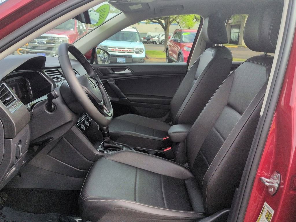 Used 2020 Volkswagen Tiguan SEL w/ 3rd Row Seat Package AWD/4WD image 12