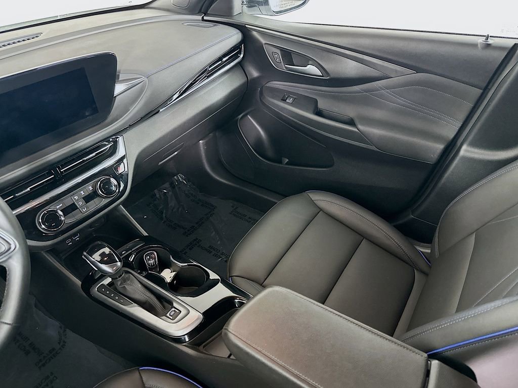 Used 2025 Buick Envista Sport Touring image 29
