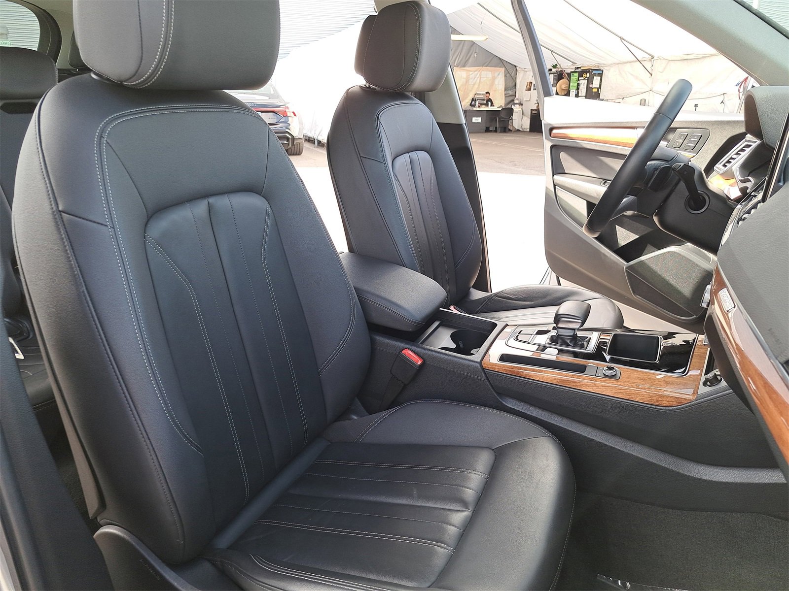 Used 2023 Audi Q5 2.0T Premium w/ Convenience Package image 10