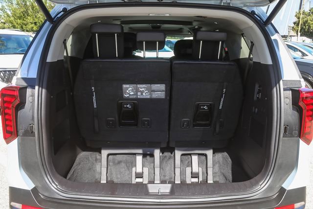 Used 2025 Kia Carnival SX Prestige image 27
