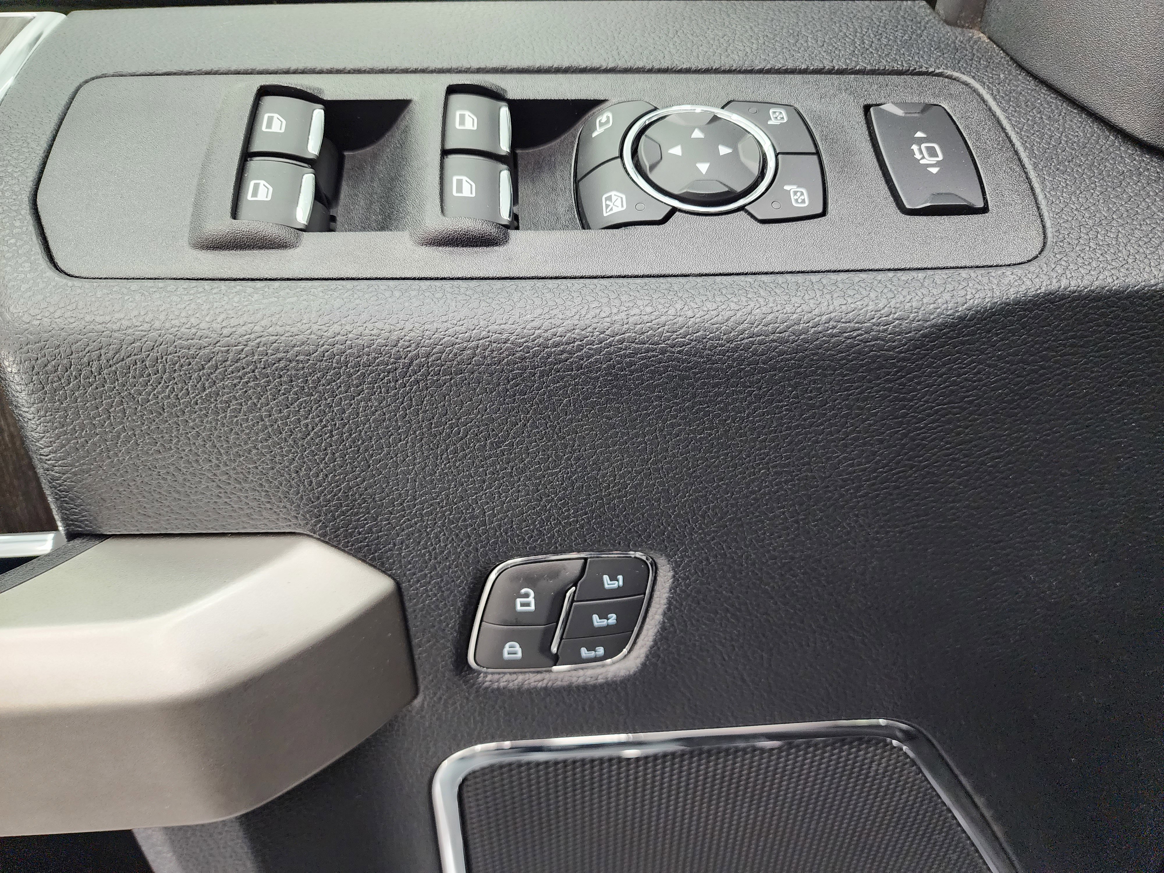 Used 2020 Ford F350 Lariat w/ Lariat Ultimate Package image 50