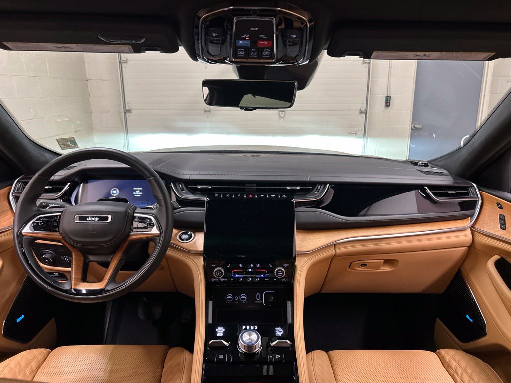 Used 2023 Jeep Grand Cherokee L Summit AWD/4WD image 22