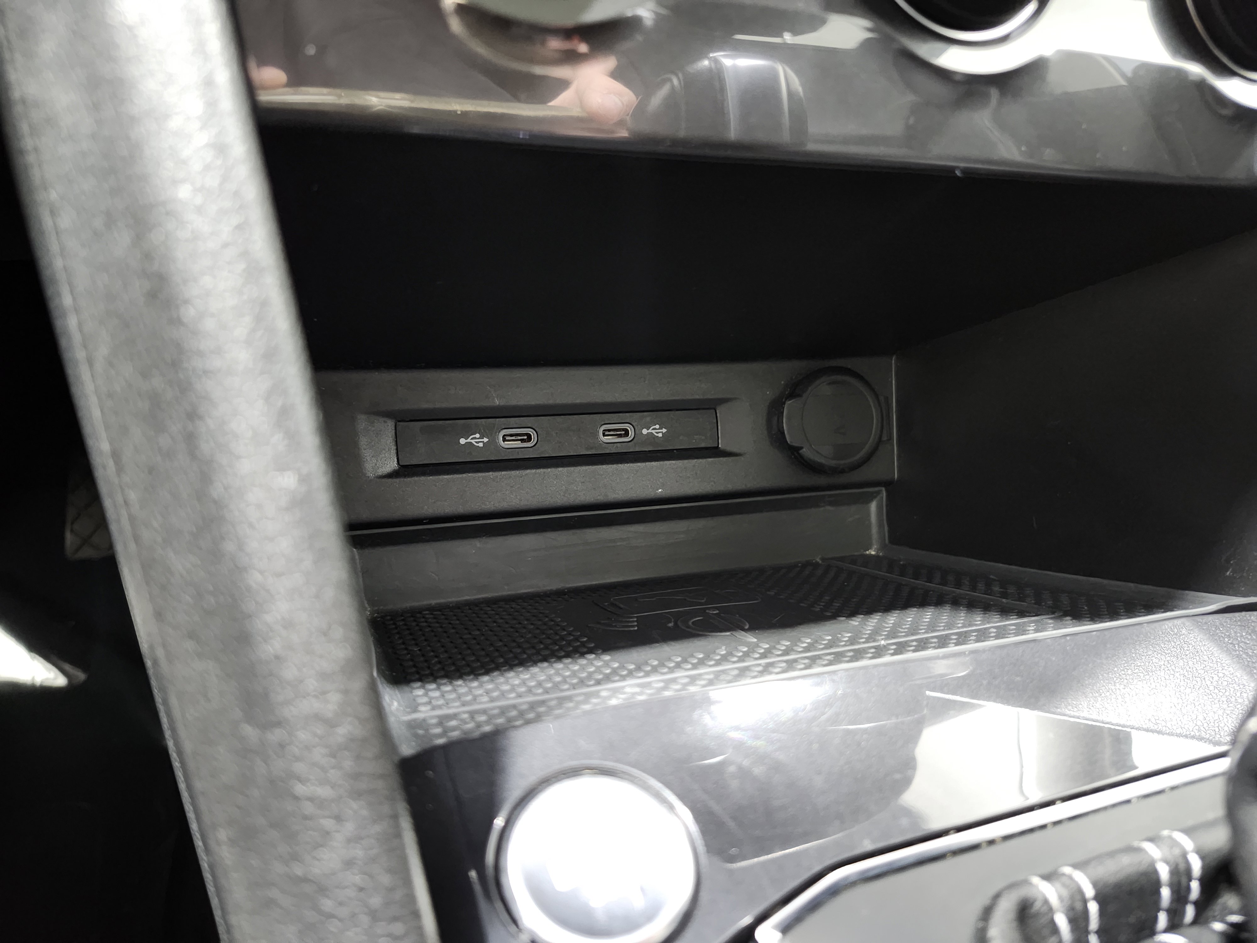 Used 2021 Volkswagen Tiguan SE FWD image 9