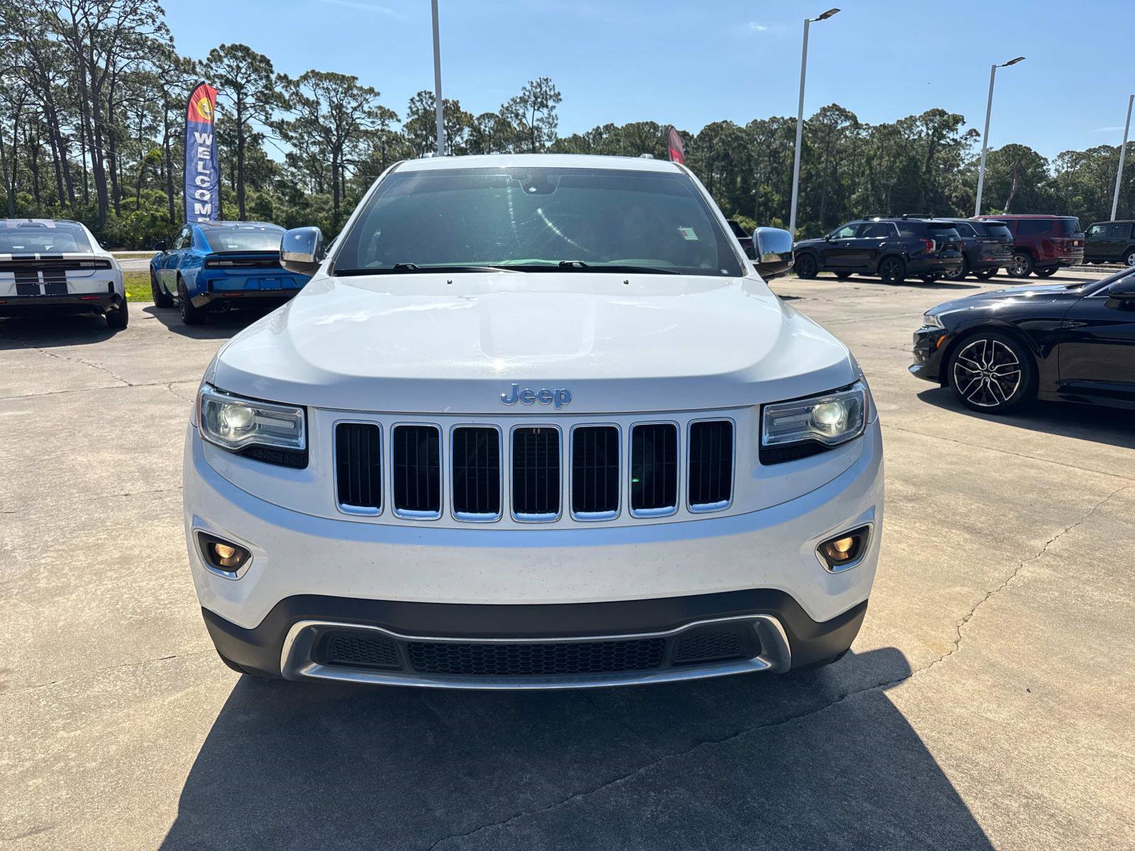 Used 2016 Jeep Grand Cherokee Limited w/ Luxury Group II AWD/4WD image 8