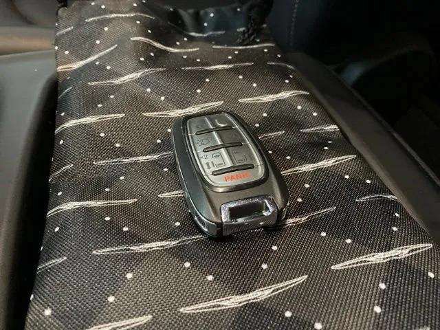 Used 2025 Chrysler Pacifica Select FWD image 84
