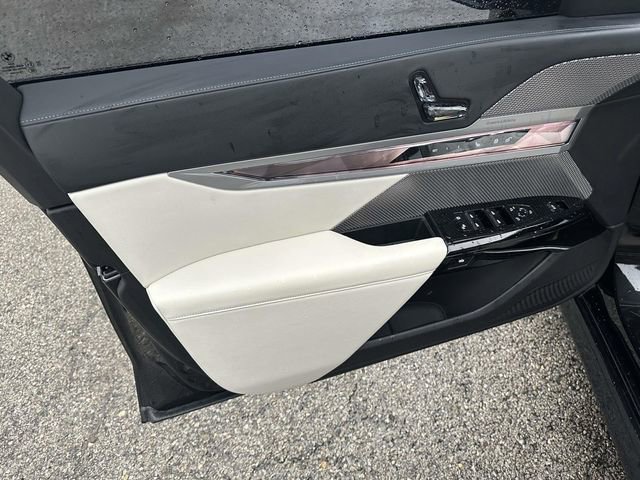 Certified 2023 BMW 760i xDrive AWD/4WD image 24