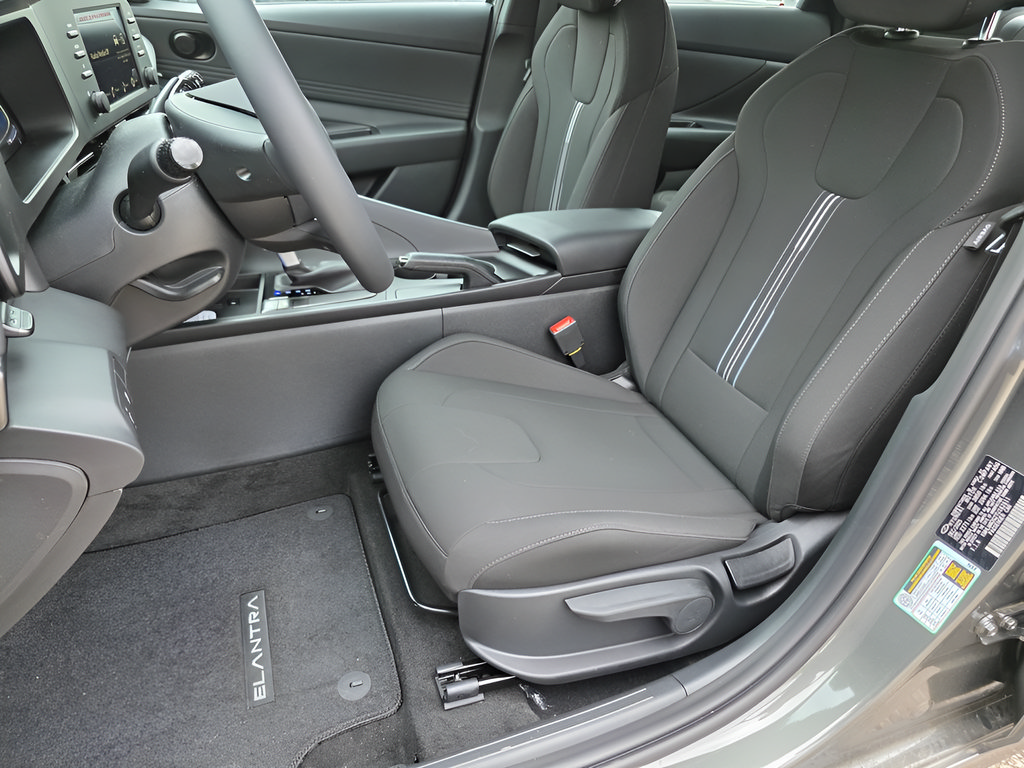 New 2026 Hyundai Elantra Sport FWD image 13