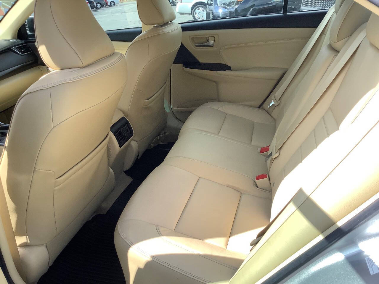 Used 2017 Toyota Camry XLE FWD image 29