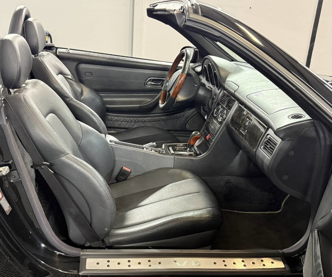 Used 2001 Mercedes-Benz SLK 320 image 16