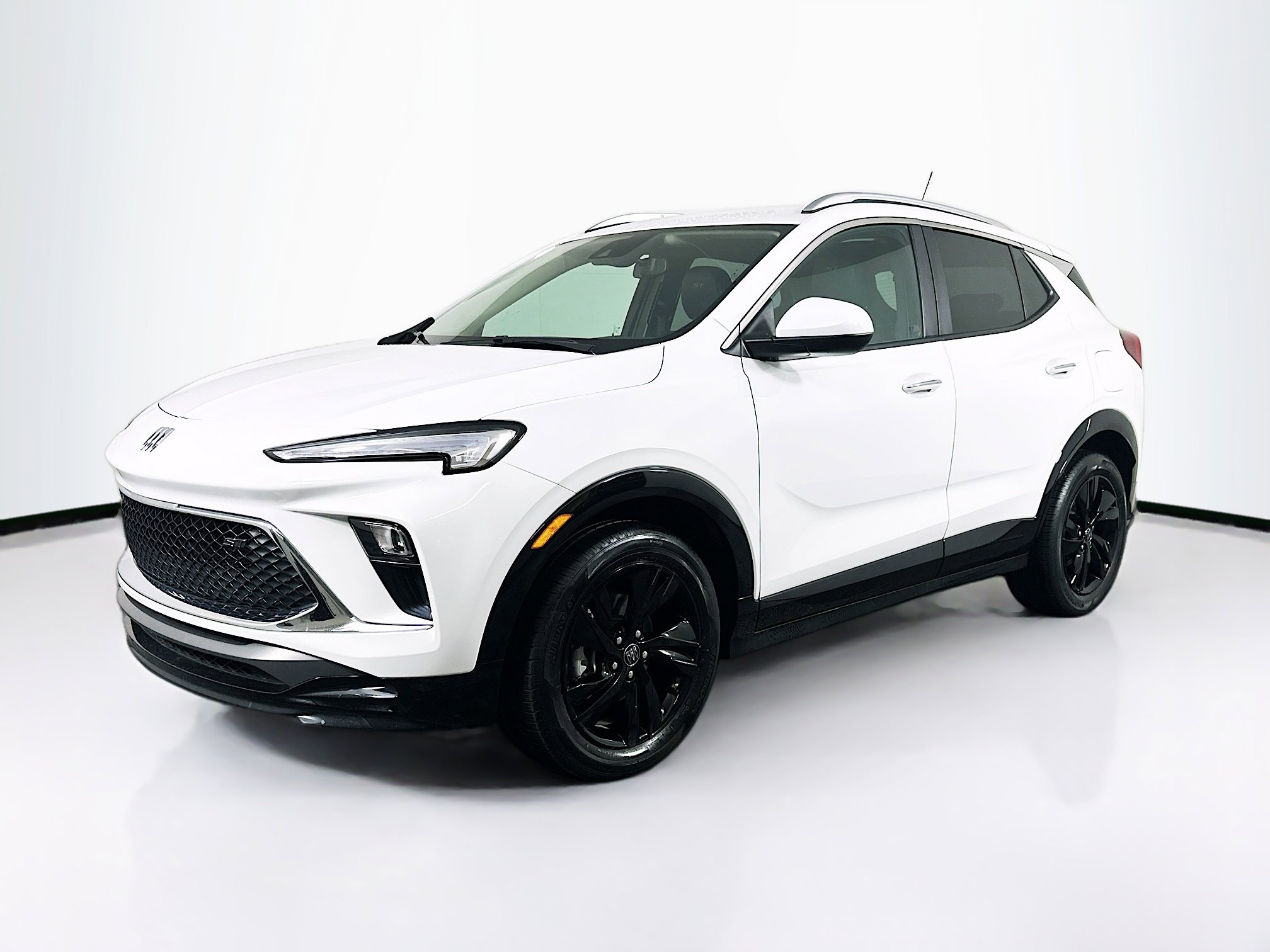 Used 2024 Buick Encore GX Sport Touring w/ Comfort Package image 3