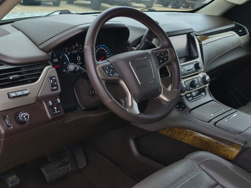 Used 2017 GMC Yukon XL Denali RWD image 26