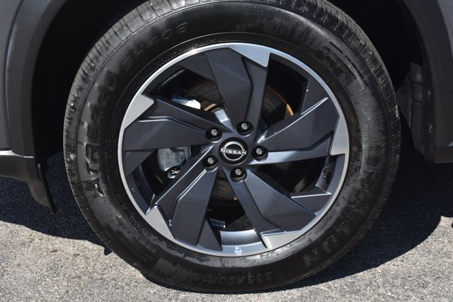 Used 2024 Nissan Rogue SV FWD image 10