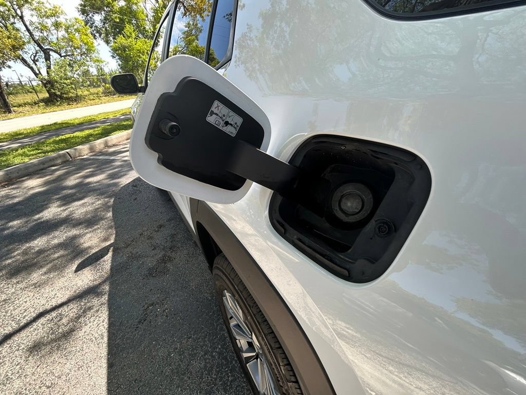 Used 2025 Chevrolet Equinox LT w/ Safety and Technology Package FWD image 44