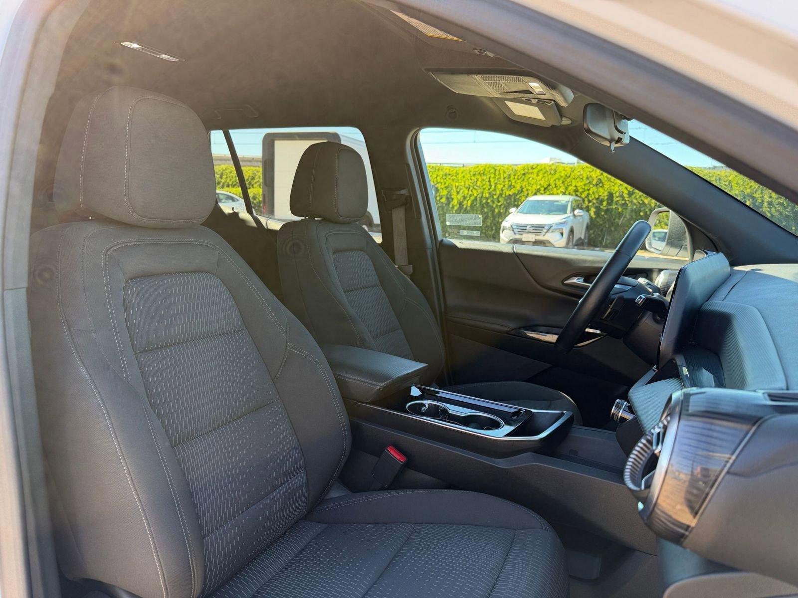 Used 2025 Chevrolet Equinox LT image 35