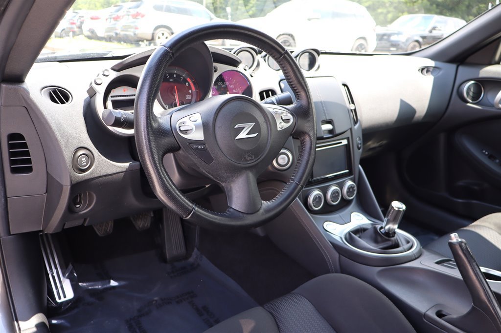 Used 2011 Nissan 370Z Coupe w/ Sport Pkg RWD image 21