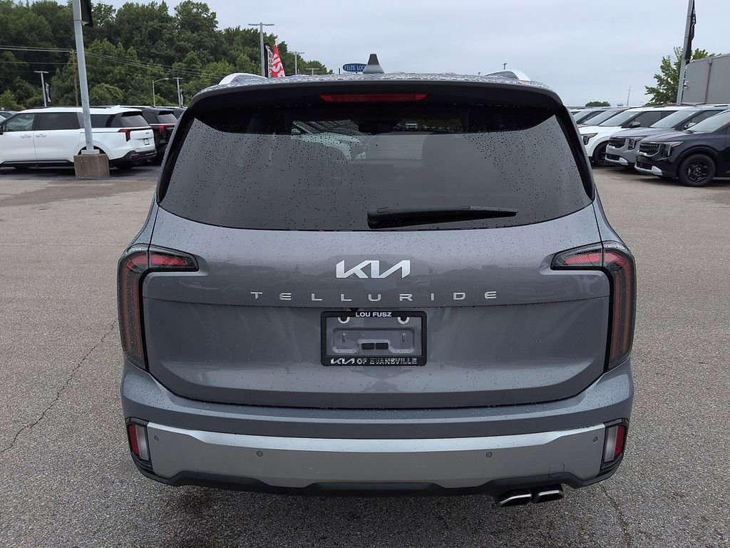 Used 2023 Kia Telluride EX w/ EX Captain's Chair Package FWD image 6