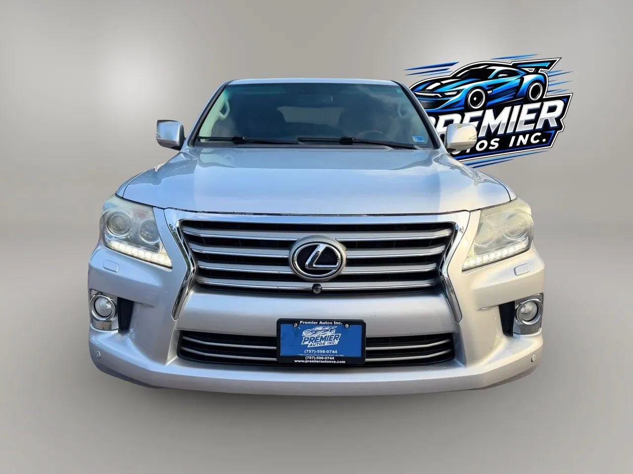Used 2013 Lexus LX 570 4WD w/ Luxury Pkg image 18