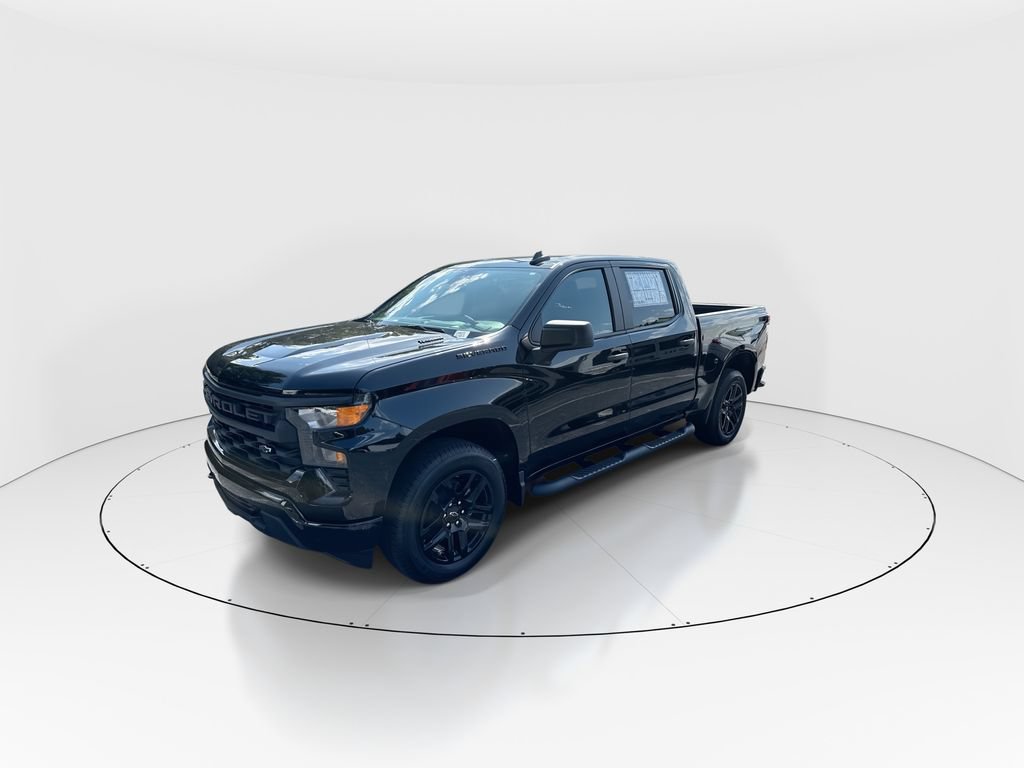 New 2026 Chevrolet Silverado 1500 Custom w/ LPO, Dark Essentials Package RWD image 4