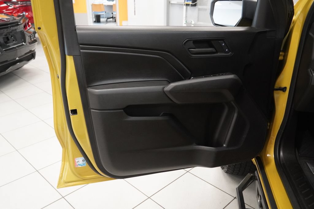 Used 2023 Chevrolet Colorado Trail Boss w/ Advanced Trailering Package AWD/4WD image 5