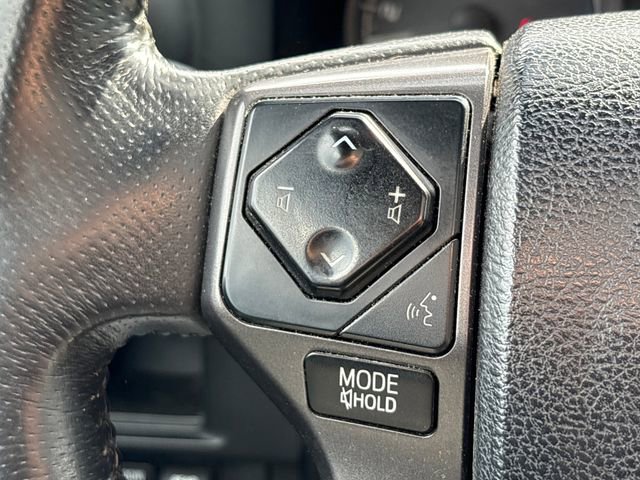 Used 2017 Toyota Tacoma TRD Sport AWD/4WD image 22