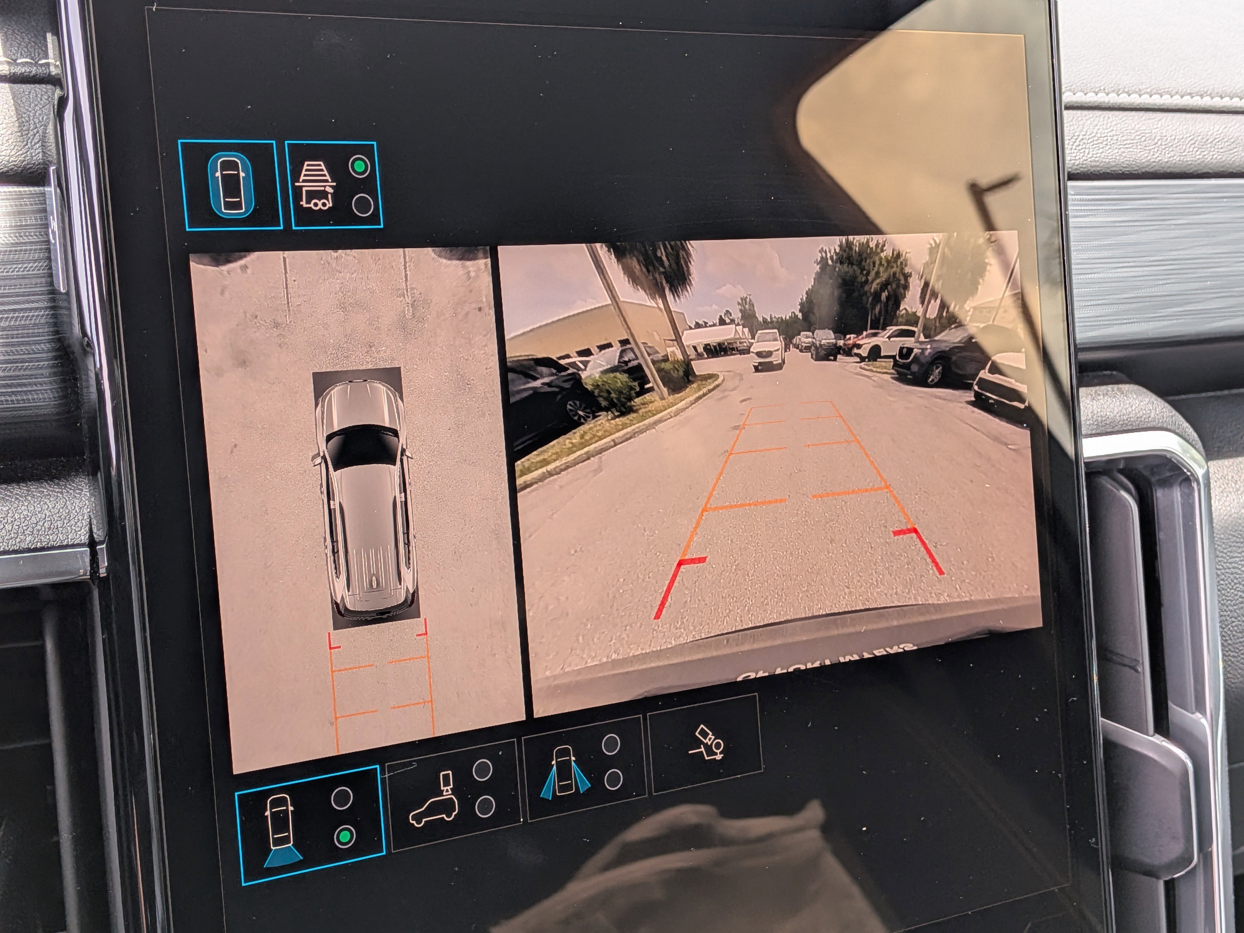 Used 2025 GMC Acadia Elevation FWD image 34